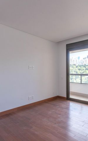 Apartamento à venda com 377m², 4 quartos e 4 vagas Apartamento à venda com 377m², 4 quartos e 4 vagasQuarto 4