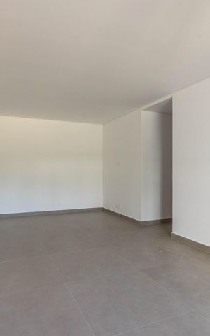 Apartamento à venda com 116m², 3 quartos e 2 vagas Apartamento à venda com 116m², 3 quartos e 2 vagasSala