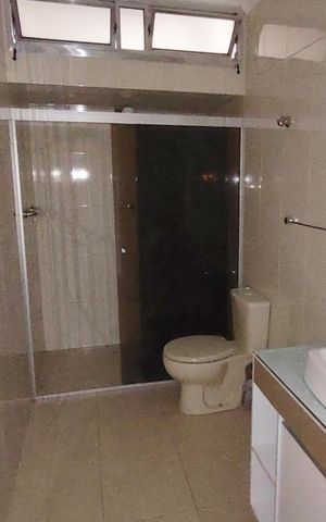 Casa à venda com 144m², 3 quartos e 2 vagas Casa à venda com 144m², 3 quartos e 2 vagasBanheiro 2