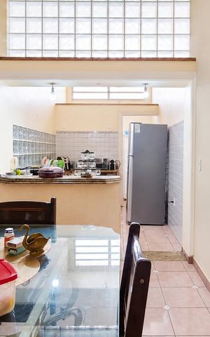 Casa à venda com 900m², 4 quartos e 4 vagas Casa à venda com 900m², 4 quartos e 4 vagasSala
