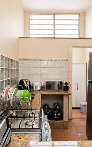 Casa à venda com 900m², 4 quartos e 4 vagas Casa à venda com 900m², 4 quartos e 4 vagasCozinha