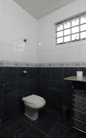Casa à venda com 180m², 3 quartos e 4 vagasBanheiro Social