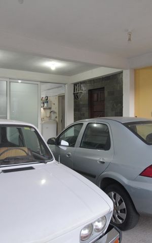 Casa à venda com 180m², 3 quartos e 4 vagasGaragem