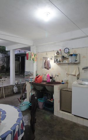 Casa à venda com 180m², 3 quartos e 4 vagasÁrea de Serviço