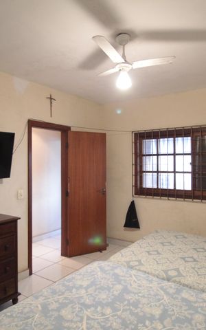 Casa à venda com 180m², 3 quartos e 4 vagasSuite