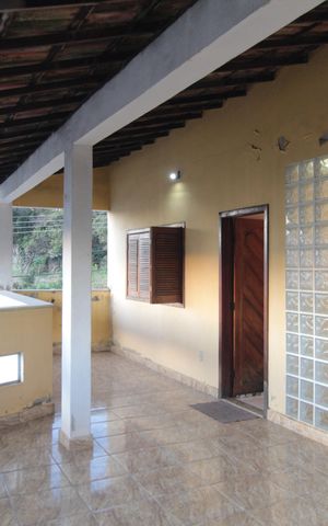 Casa à venda com 180m², 3 quartos e 4 vagasVaranda Frontal