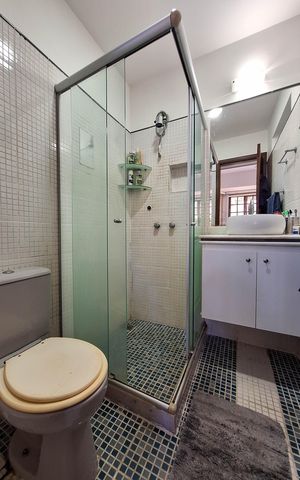 Casa à venda com 350m², 4 quartos e 3 vagas Casa à venda com 350m², 4 quartos e 3 vagasBanheiro da Suíte 1