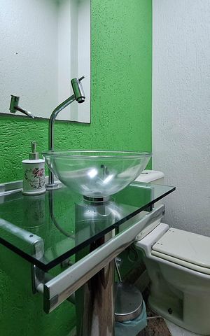 Casa à venda com 350m², 4 quartos e 3 vagas Casa à venda com 350m², 4 quartos e 3 vagasLavabo