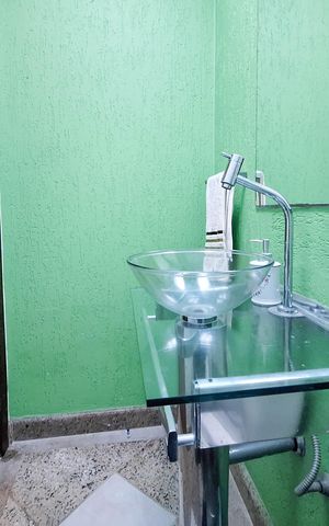 Casa à venda com 350m², 4 quartos e 3 vagas Casa à venda com 350m², 4 quartos e 3 vagasLavabo