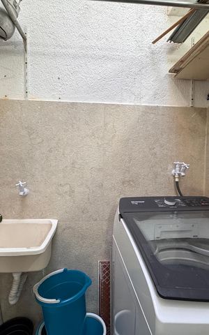 Casa à venda com 29m², 2 quartos e sem vaga Casa à venda com 29m², 2 quartos e sem vagaCozinha e Área de Serviço