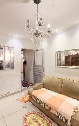 Casa à venda com 109m², 3 quartos e 3 vagasSala