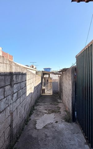 Casa à venda com 109m², 3 quartos e 3 vagasCasa ao lado que faz parte do imóvel
