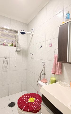 Casa à venda com 109m², 3 quartos e 3 vagasBanheiro Social