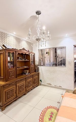Casa à venda com 109m², 3 quartos e 3 vagasSala