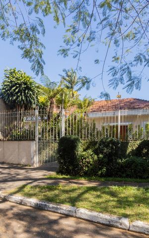 Casa para alugar com 790m², 4 quartos e 7 vagasFachada