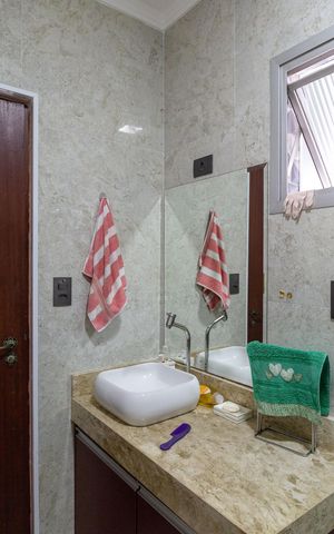 Apartamento à venda com 134m², 3 quartos e 2 vagasBanheiro 1