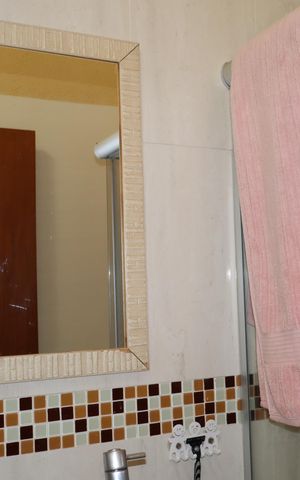 Casa à venda com 85m², 2 quartos e 2 vagasBanheiro suíte 2