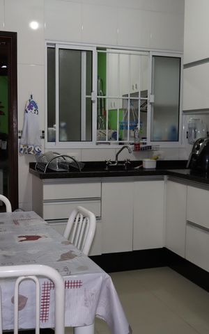 Casa à venda com 85m², 2 quartos e 2 vagasCozinha