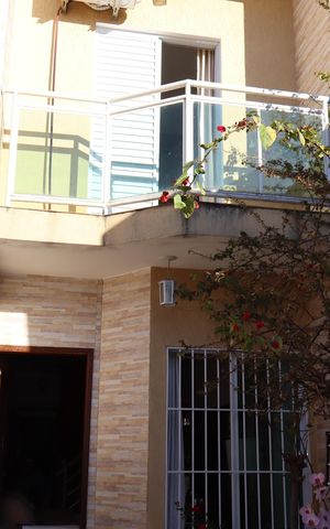 Casa à venda com 85m², 2 quartos e 2 vagasGaragem