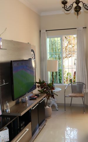 Casa à venda com 85m², 2 quartos e 2 vagasSala
