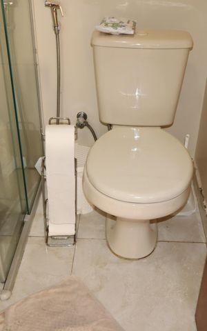 Casa à venda com 85m², 2 quartos e 2 vagasBanheiro suíte 2