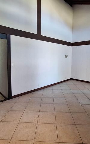 Casa à venda com 311m², 5 quartos e 3 vagas Casa à venda com 311m², 5 quartos e 3 vagasSala