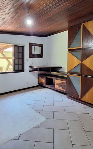 Casa à venda com 311m², 5 quartos e 3 vagas Casa à venda com 311m², 5 quartos e 3 vagasQuarto 1