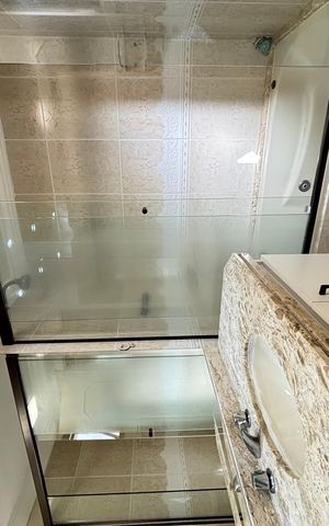 Apartamento à venda com 86m², 2 quartos e 2 vagasBanheiro da Suíte