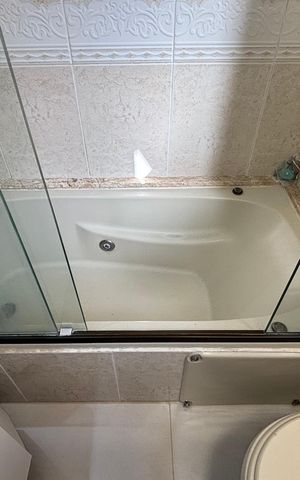 Apartamento à venda com 86m², 2 quartos e 2 vagasBanheiro da Suíte