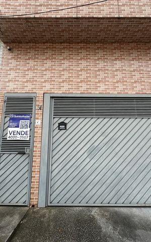 Casa à venda com 206m², 2 quartos e 1 vaga Casa à venda com 206m², 2 quartos e 1 vagaFachada