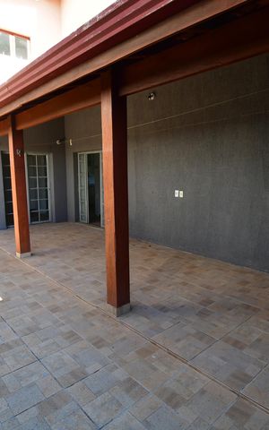 Casa à venda com 237m², 3 quartos e 6 vagasQuintal