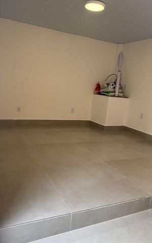 Casa de condomínio à venda com 200m², 4 quartos e 1 vaga Casa de condomínio à venda com 200m², 4 quartos e 1 vagaÁrea externa