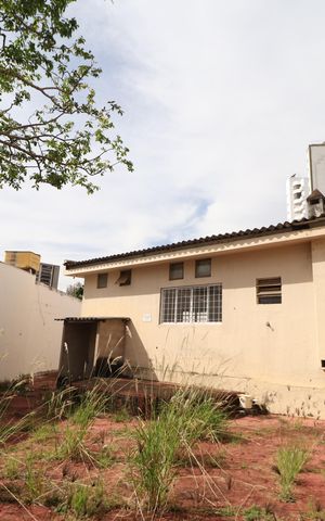 Casa para alugar com 180m², 4 quartos e 4 vagasQuintal