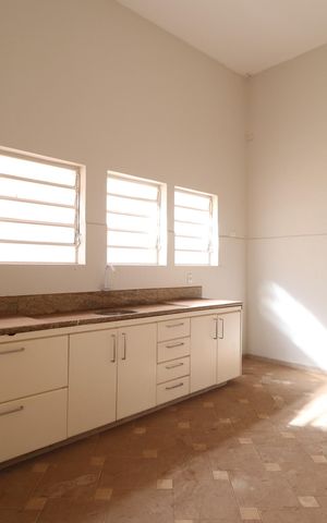 Casa para alugar com 180m², 4 quartos e 4 vagasCozinha