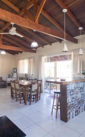Casa à venda com 115m², 4 quartos e 2 vagas Casa à venda com 115m², 4 quartos e 2 vagasCozinha