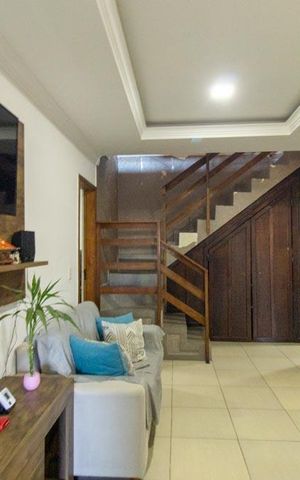 Casa à venda com 115m², 4 quartos e 2 vagas Casa à venda com 115m², 4 quartos e 2 vagasSala