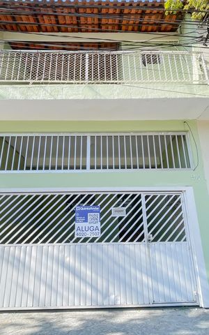 Casa para alugar com 70m², 2 quartos e 1 vaga Casa para alugar com 70m², 2 quartos e 1 vagaFachada