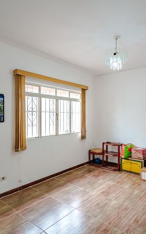 Casa à venda com 120m², 2 quartos e 2 vagas Casa à venda com 120m², 2 quartos e 2 vagasSala