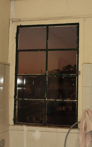 Casa à venda com 50m², 4 quartos e 1 vagaÁrea de serviço