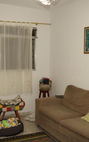 Casa à venda com 50m², 4 quartos e 1 vagaSala