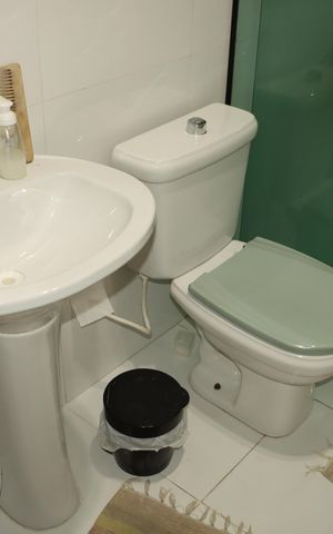 Casa à venda com 50m², 4 quartos e 1 vagaBanheiro
