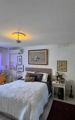 Apartamento à venda com 222m², 4 quartos e 3 vagas Apartamento à venda com 222m², 4 quartos e 3 vagasSuíte 1
