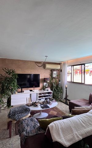 Apartamento à venda com 222m², 4 quartos e 3 vagas Apartamento à venda com 222m², 4 quartos e 3 vagasSala