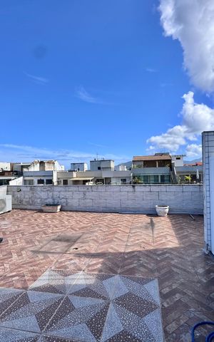Apartamento à venda com 222m², 4 quartos e 3 vagas Apartamento à venda com 222m², 4 quartos e 3 vagasTerraço