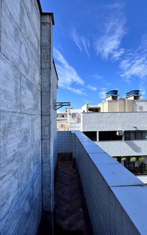Apartamento à venda com 222m², 4 quartos e 3 vagas Apartamento à venda com 222m², 4 quartos e 3 vagasTerraço