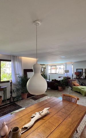 Apartamento à venda com 222m², 4 quartos e 3 vagas Apartamento à venda com 222m², 4 quartos e 3 vagasSala