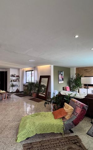 Apartamento à venda com 222m², 4 quartos e 3 vagas Apartamento à venda com 222m², 4 quartos e 3 vagasSala