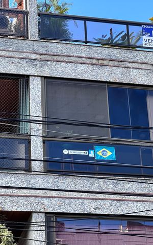 Apartamento à venda com 222m², 4 quartos e 3 vagas Apartamento à venda com 222m², 4 quartos e 3 vagasPlaquinha Quinto Andar