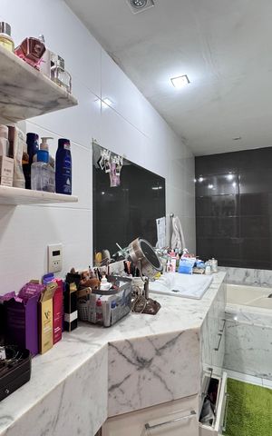 Apartamento à venda com 222m², 4 quartos e 3 vagas Apartamento à venda com 222m², 4 quartos e 3 vagasSuíte 3 - Banheiro