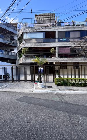 Apartamento à venda com 222m², 4 quartos e 3 vagas Apartamento à venda com 222m², 4 quartos e 3 vagasFachada